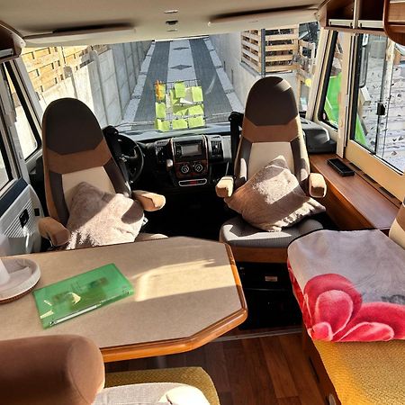 Terrain De Loisirs En Plein Centre De Lievin Camping Car Exterior foto