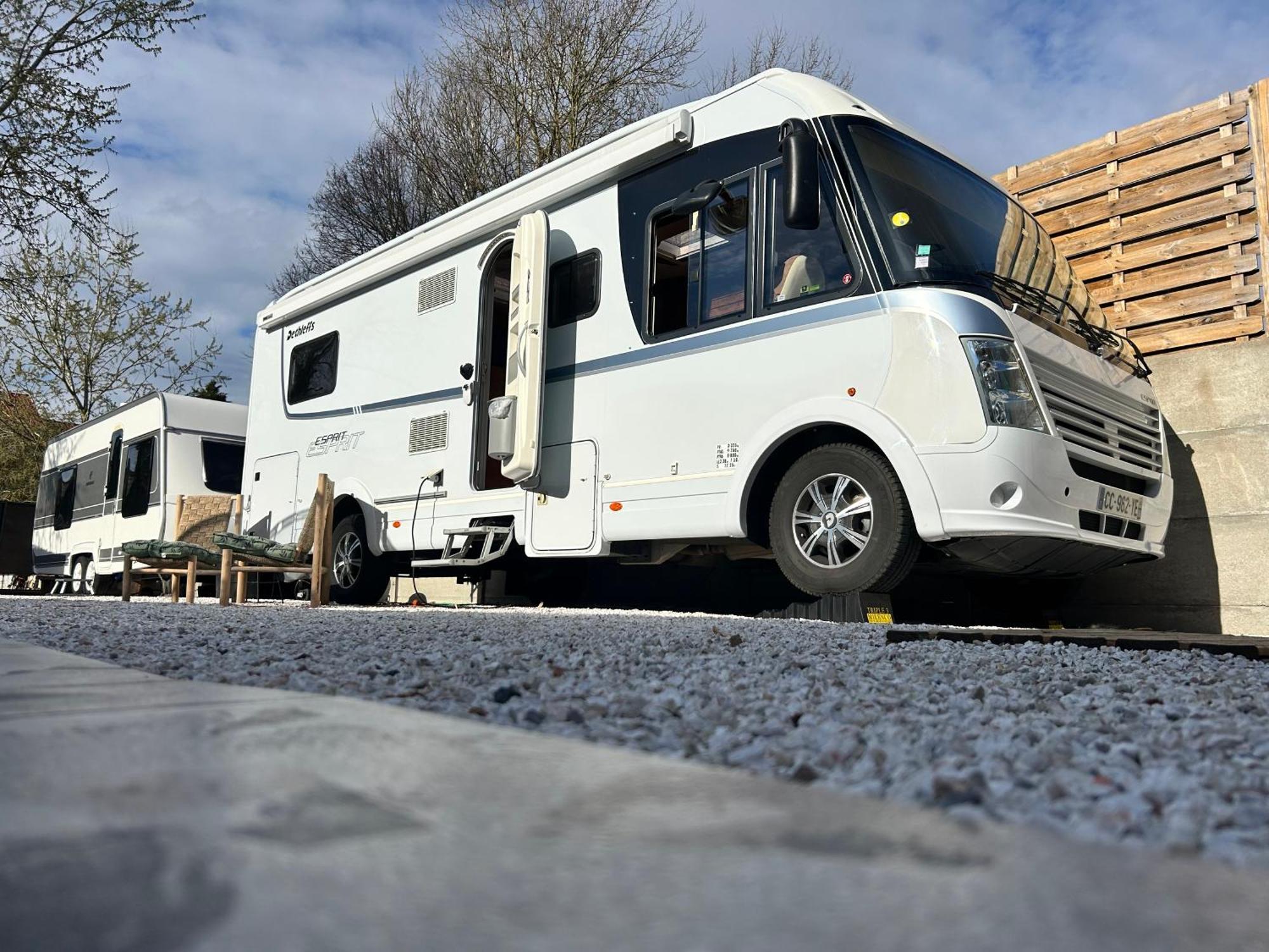Terrain De Loisirs En Plein Centre De Lievin Camping Car Exterior foto